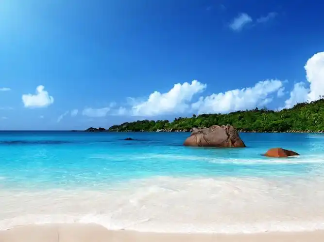 10wallpaper 风景 壁纸 炎热的夏季海滩旅游风光高清壁纸 >>壁纸下载