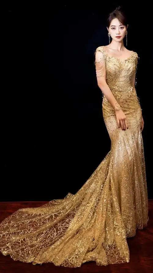 在这组美女系列壁纸中,我们将为您呈现蓝盈莹