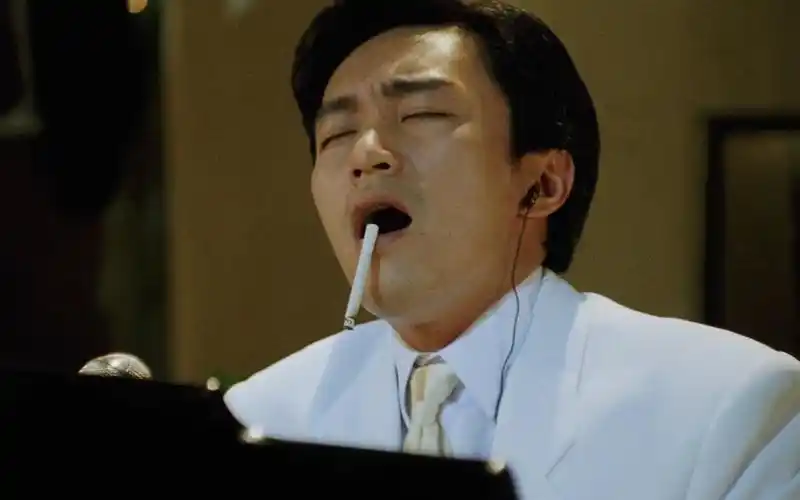 周星驰国产凌凌漆插曲李香兰星爷叼烟弹琴太销魂