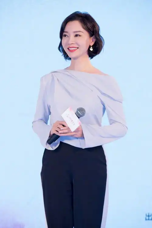 第一位:优雅女神陈数