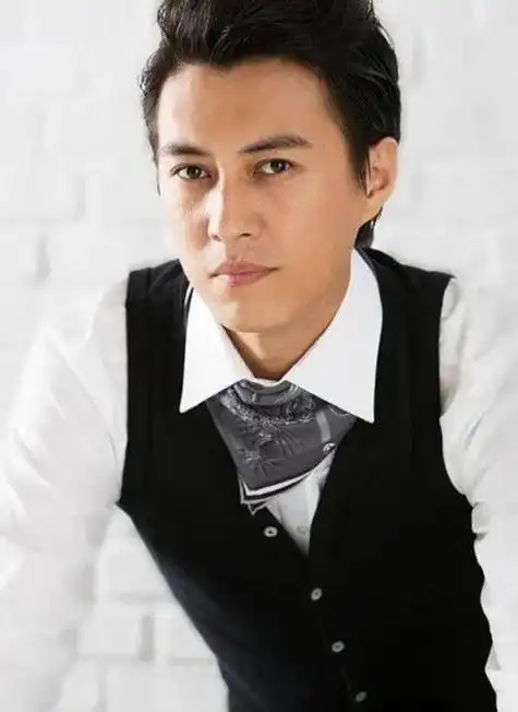 接连参演了《征服》,《永不放弃》以及《大宅门》等多部热门电视剧,她