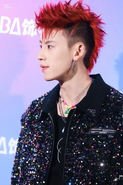 小鬼代言ba饰物局#小鬼王琳凯今晚活动饭拍~红发造型绝绝子!