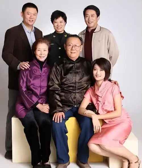 吕中儿子是知名导演儿媳是国际影后女儿是她最大的骄傲