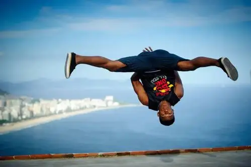 街舞教学七则建议让你的breaking实力更上一层楼少走弯路