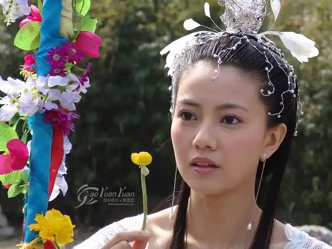 鼻头太大,颧骨太高