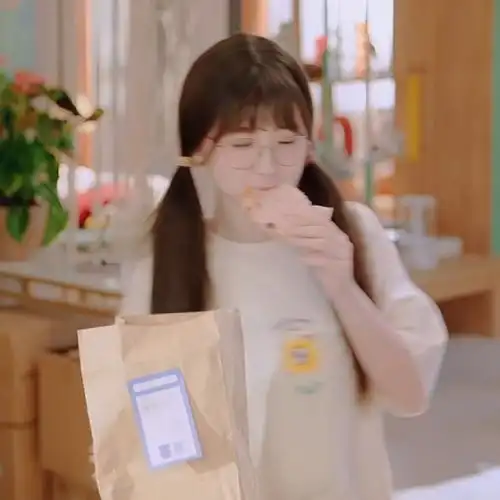 虞书欣超话#虞书欣虞美人#最近超心水双马尾欣做了一组美宝头像97