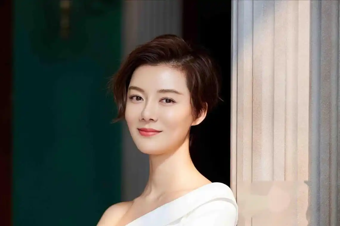 邓超的风流史:错过郝蕾,与众多美女传绯闻,婚后的他并不老实?