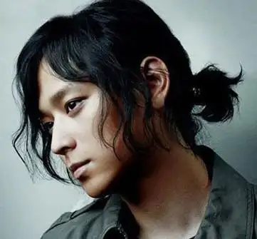 男生短发怎样留马尾男生短发扎辫马尾