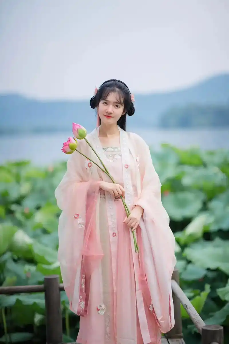 浅仿一下沉香如屑杨紫颜淡的造型|汉服写真.