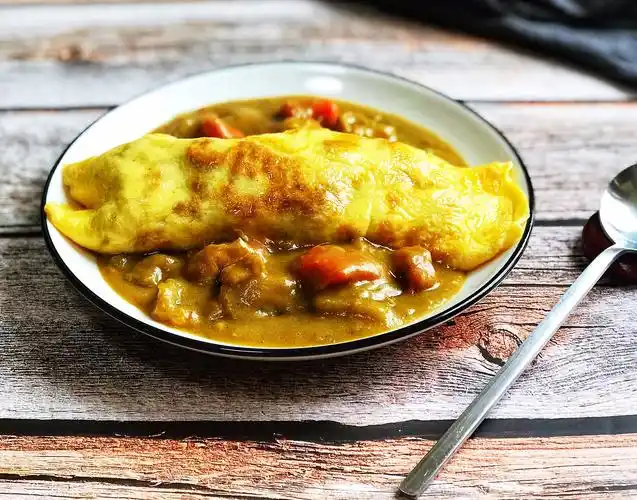 蛋包饭做起来竟然这么简单,又香又好吃,是小孩子抗拒不了的美味