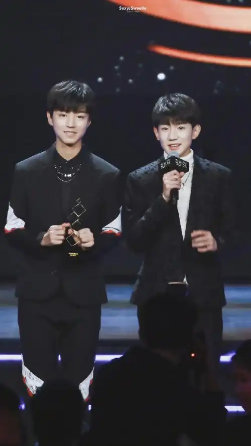 王俊凯王源微博之夜官宣