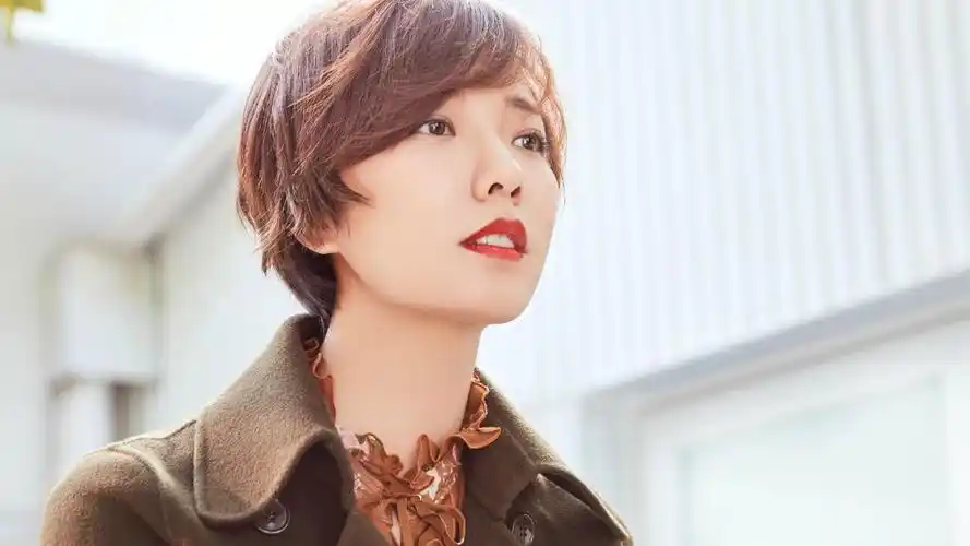 明星美女王珞丹明星风尚壁纸