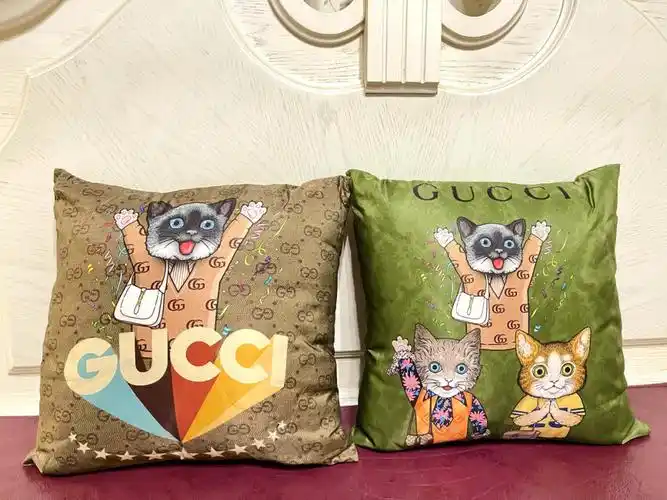 gucci靠枕