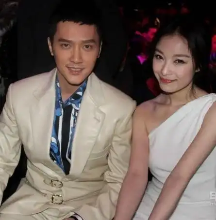 冯绍峰和蔡小兰结婚近三年来爱情家庭事业样样得意,妻子蔡小兰最近