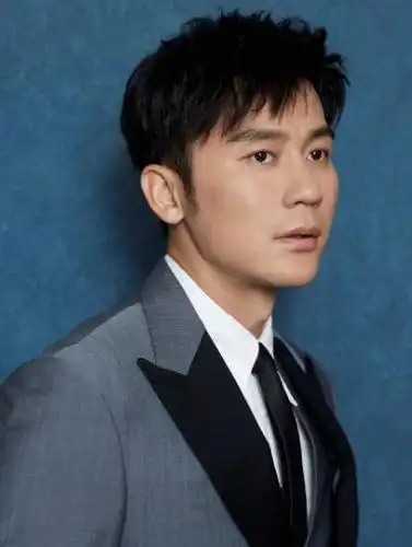 李晨深夜发文致歉,表示说了不该说的话.