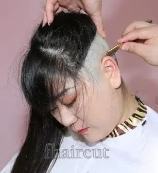 秀发少妇没事来烫发刮背-芳飞1368