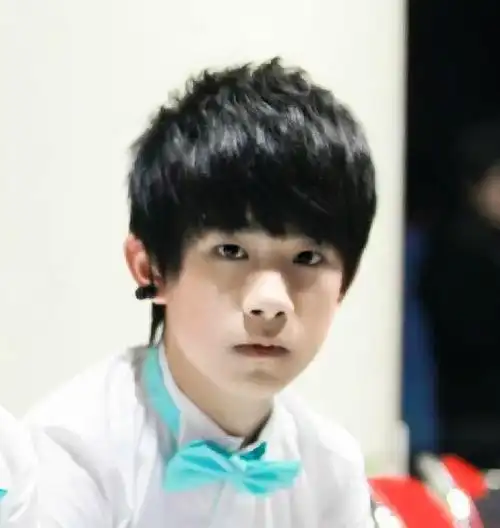 易烊千玺成名在望百炼成钢