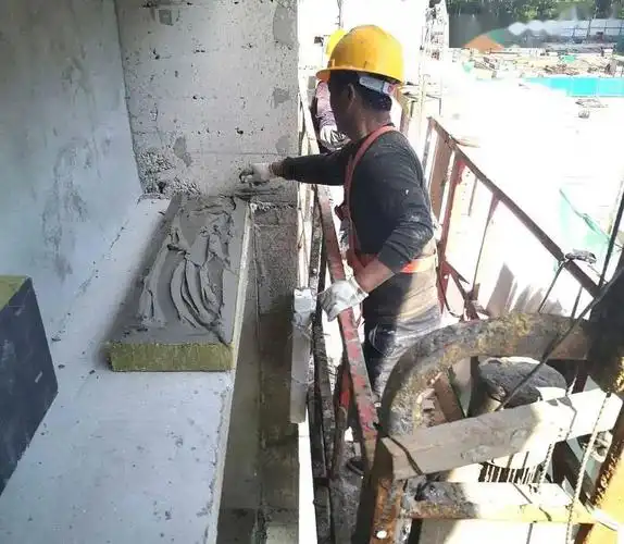 从产品施工来看:传统岩棉带宽度为150mm,需要铺设2层方可达到防火隔离