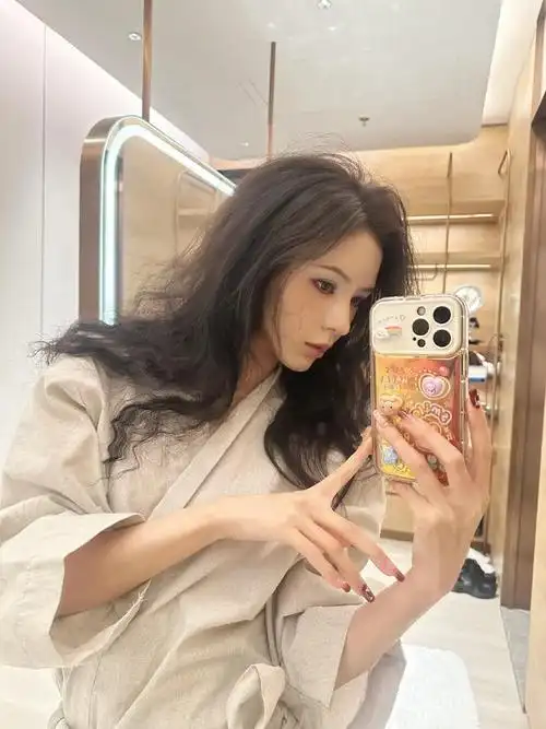 张予曦炸毛自拍好可爱啊啊啊啊