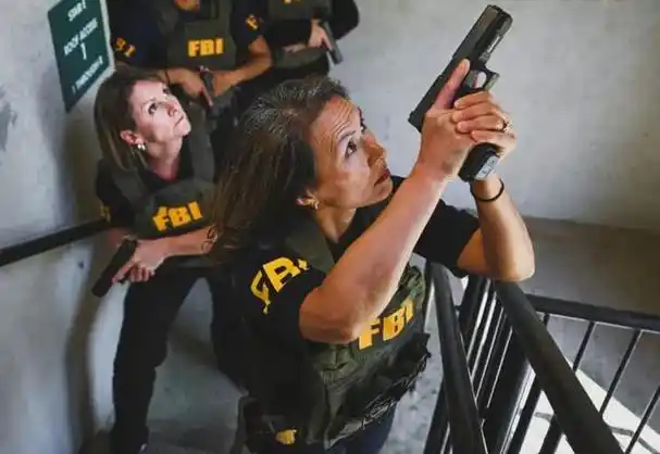fbi承诺招募50%女性特工和警察,未来fbi或将出现第一位女局长?