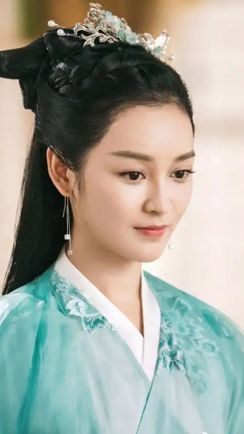 王一菲,1995年6月14日出生于北京,中国内地女演员,毕业于上海戏剧学院