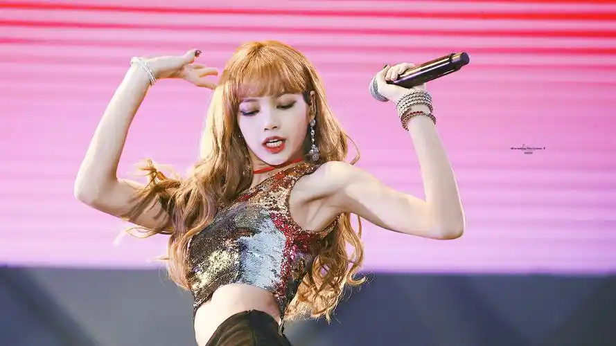 金智秀的身材在女爱豆里面是什么水平