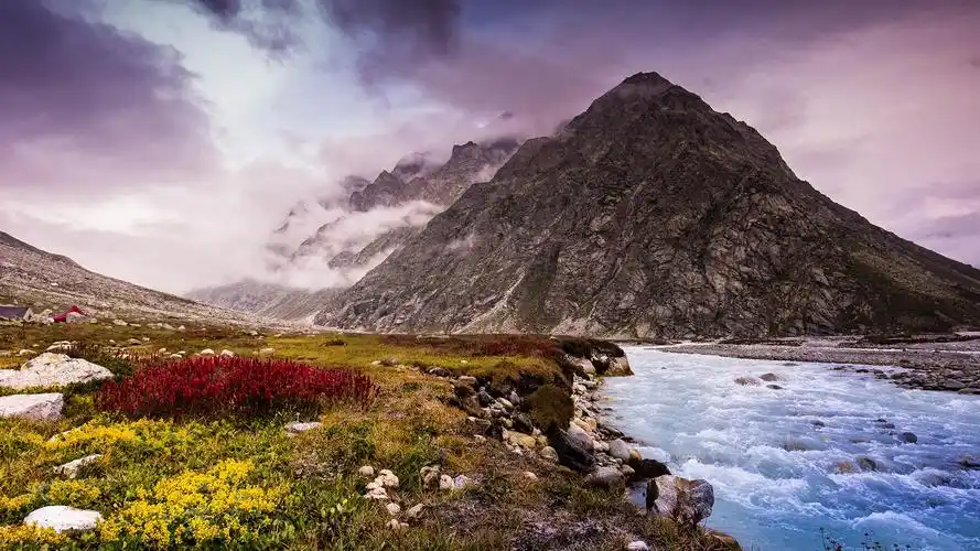 高山河流景观云彩石头石头高清壁纸