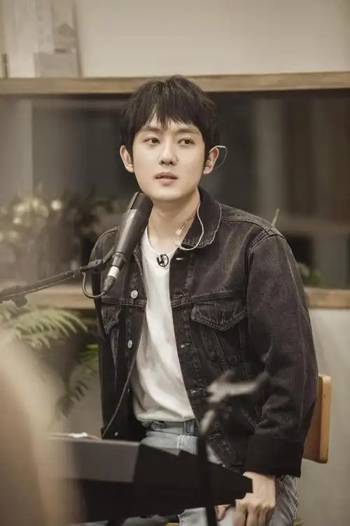 组图:"好妹妹"加盟《朋友请听好》张小厚秦昊唱歌跳舞活力足