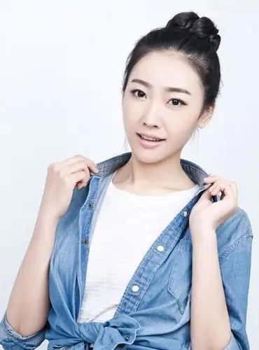 对于这个刚出道不久的清纯大眼美女演员王晶可能还并不太了解