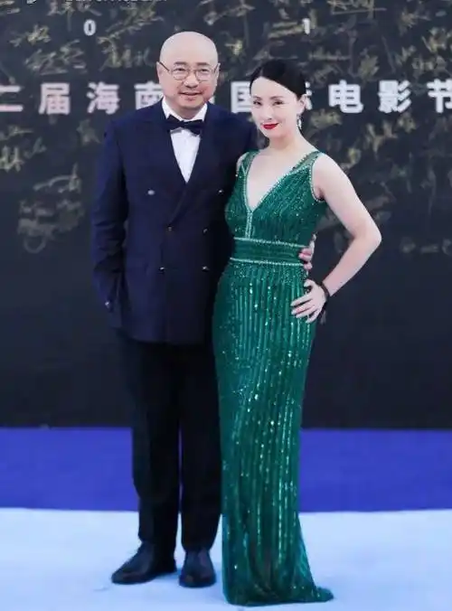 51岁陶虹真放得开!