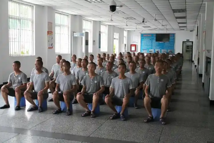 新犯入监教育从列队到生活习惯,嘉陵监狱持之以恒对新入监罪犯进行