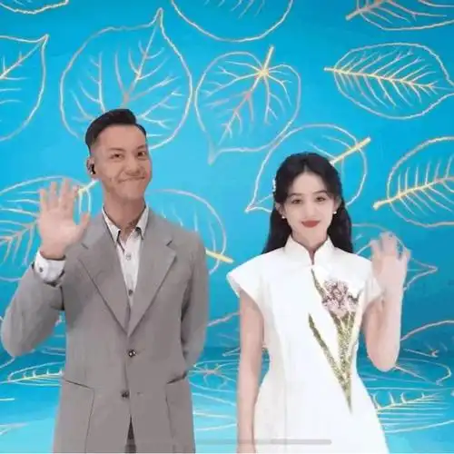 近日,在某活动中,陈伟霆赵丽颖时隔多年再同框.