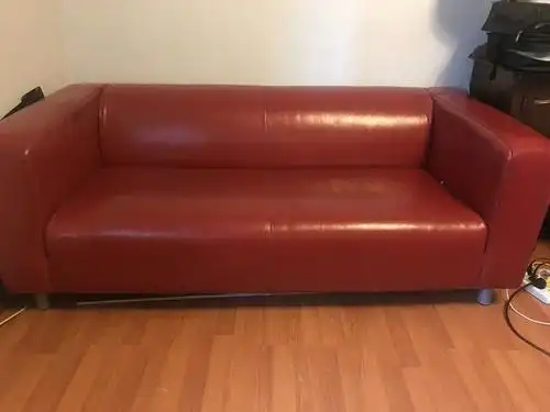 宜家红色皮面沙发