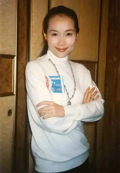 丈夫出轨8次也不肯离婚的叶童到底在害怕什么