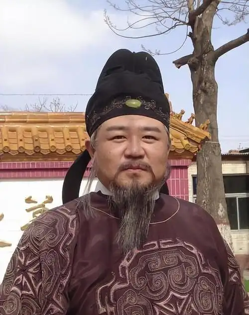 狄仁杰梁冠华因胖200斤自卑被美女导演倒追爱人变恩人