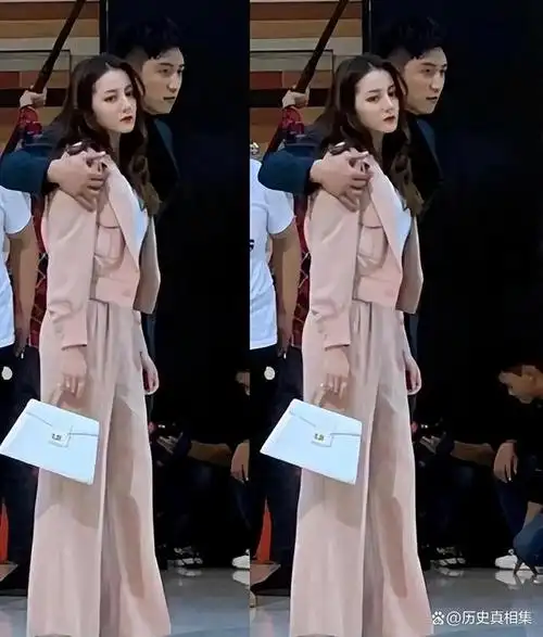 成为演员之路上的艰辛1992年在新疆乌鲁木齐出生的她,从小家境就很好