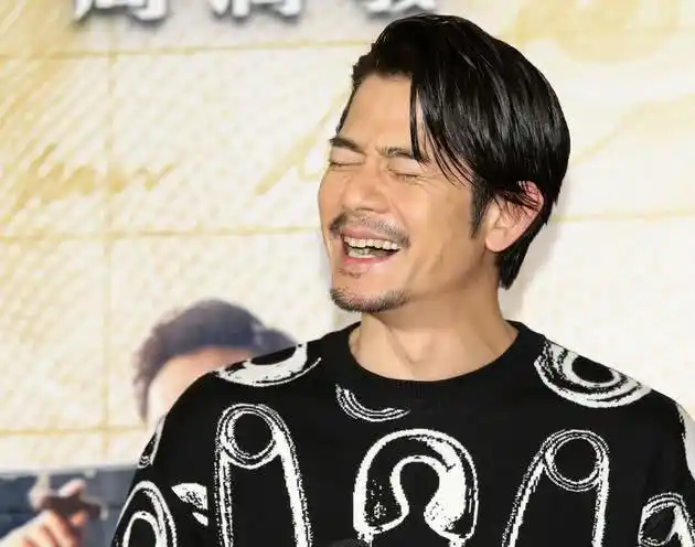 方媛怀二胎?53岁郭富城笑呵呵默认,网友说,老来得子好幸福