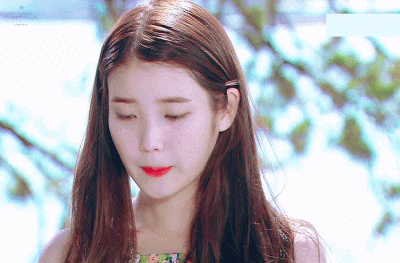 易烊千玺歪头杀动图