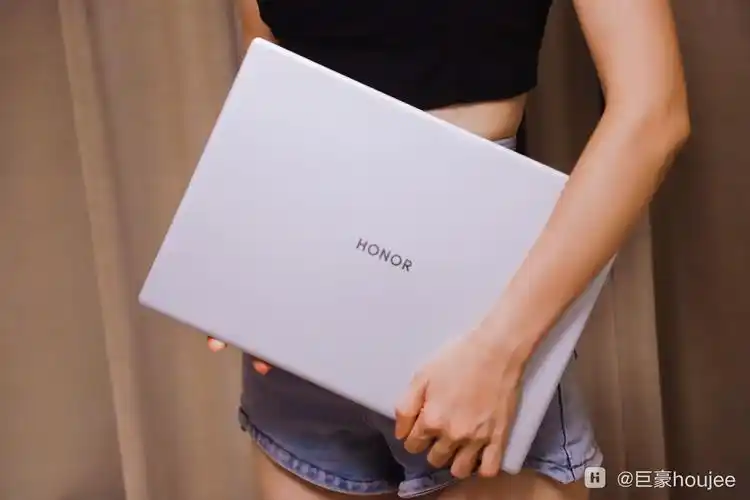荣耀magicbook x 16 笔记本颜值在线,轻薄实用,女朋友爱不释手