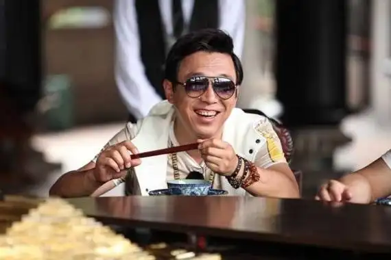 黄渤追小欧13年,成影帝后是如何对她的?