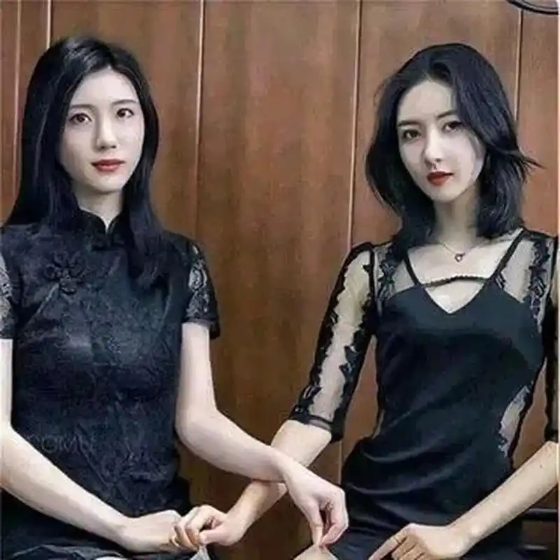 感觉女朋友的妈妈比她还好看