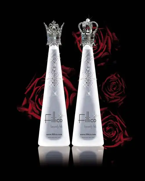 一口喝掉一辆车世界上最贵的矿泉水