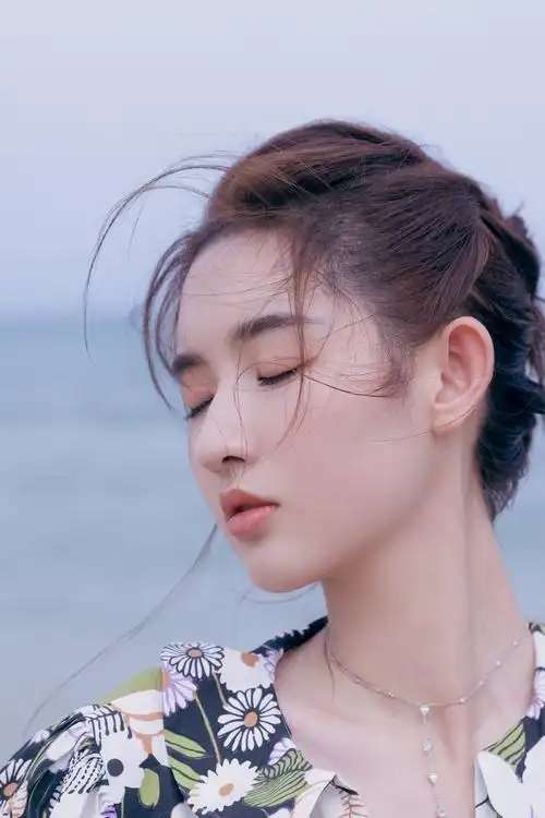 王玉雯 海边沙滩写真 少年派1邓小琪扮演者