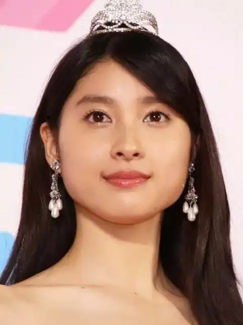 过年小脸攻略这些大脸女明星是怎样做到脸大还美的