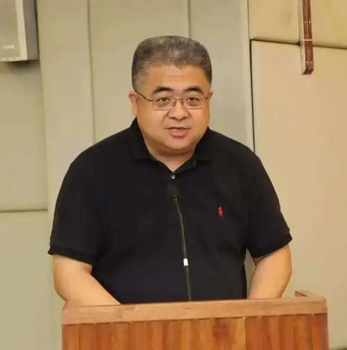 高旭敏2012年任龙岗区政府副区长,此前分管区规划国土,城市更新等方面