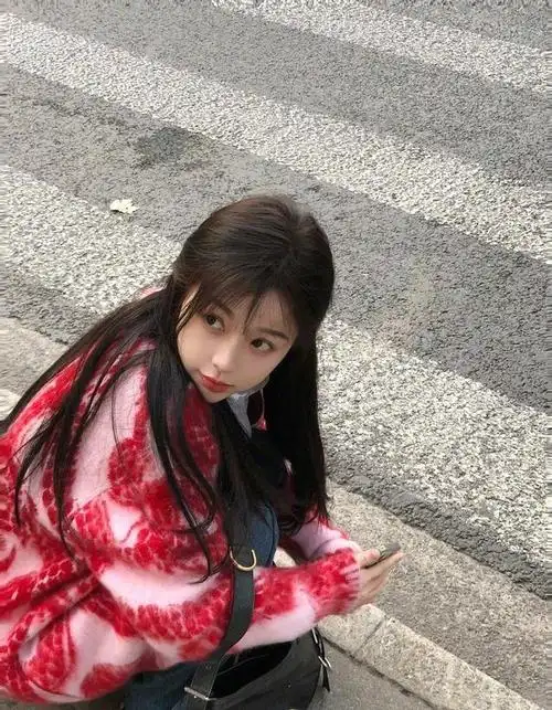 粉丝们的热情和对虞书欣的支持,加上她唯美的照片和亲切的话语,共同