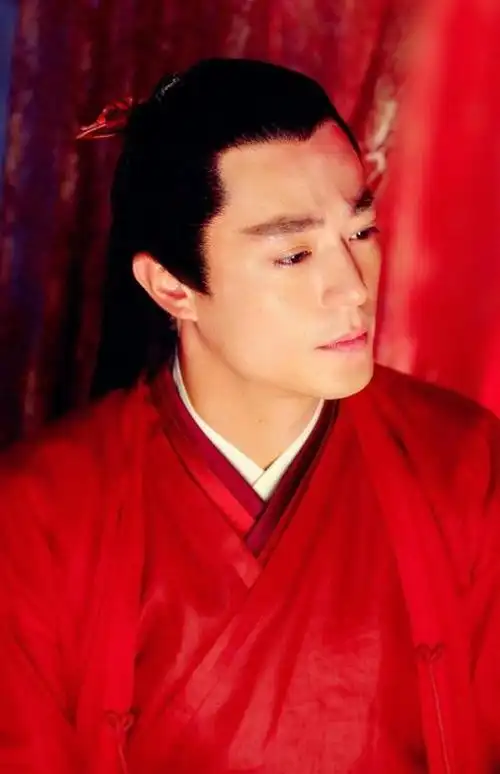 古装剧的"红衣"男星,本来以为邓伦够惊艳了,却被他成功撩到