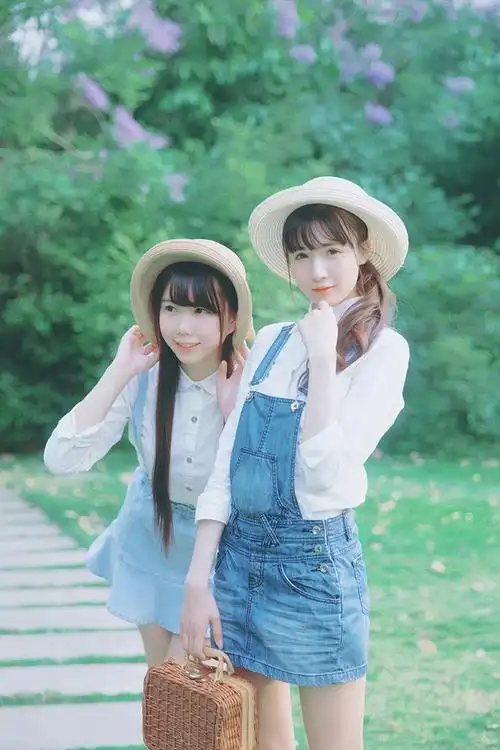 夏天小清新闺蜜出游好心情姐妹花写真