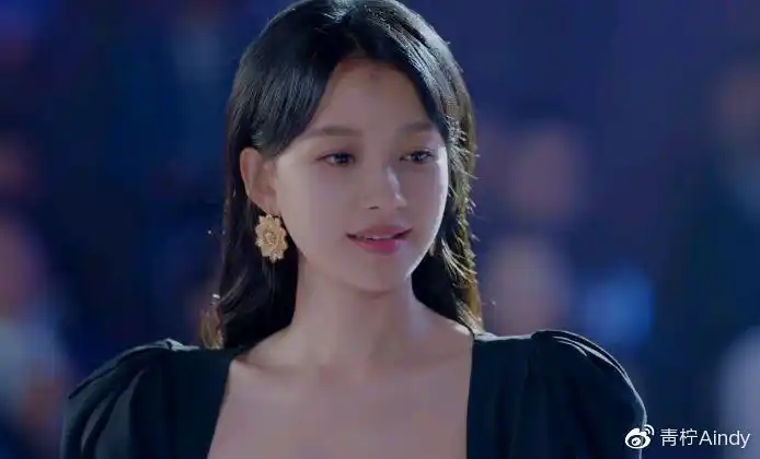 林皓,只是故纸堆里的灰烬,夏颜何必单恋一枝花,在