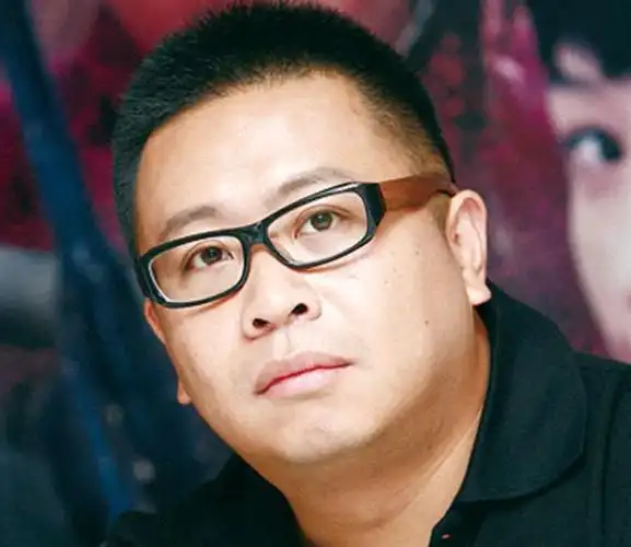 演员李健:19岁演戏,42岁因《狂飙》走红,娶初中恋人幸福一生!